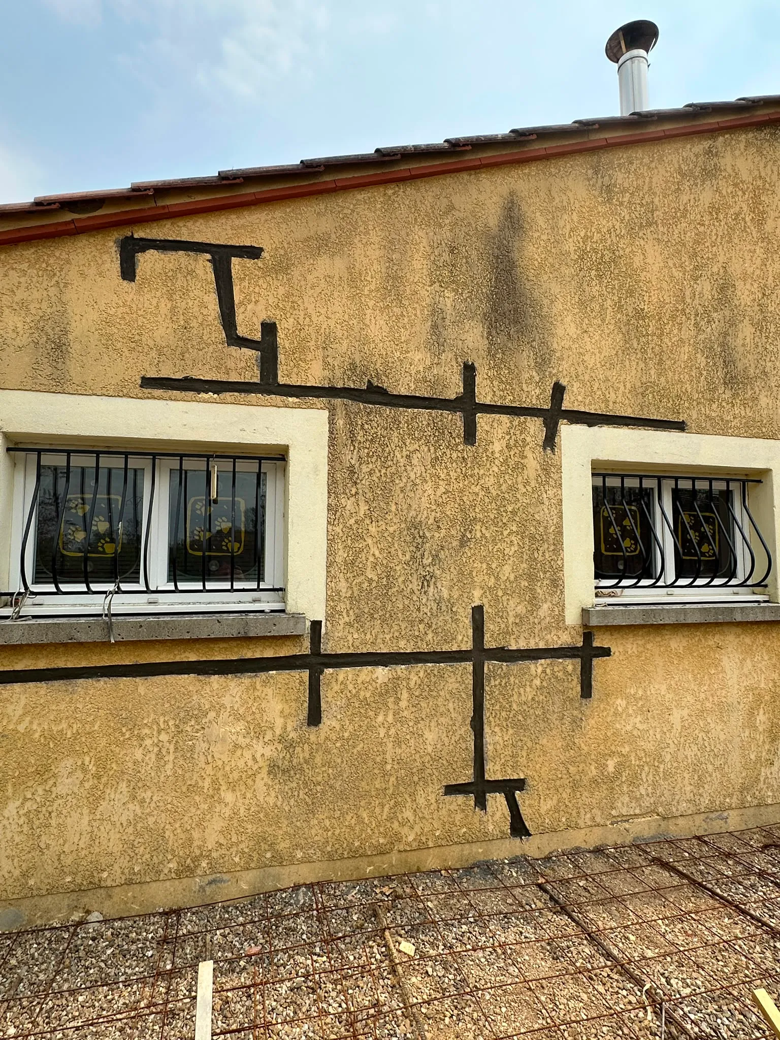 Traitement de fissures par agrafage