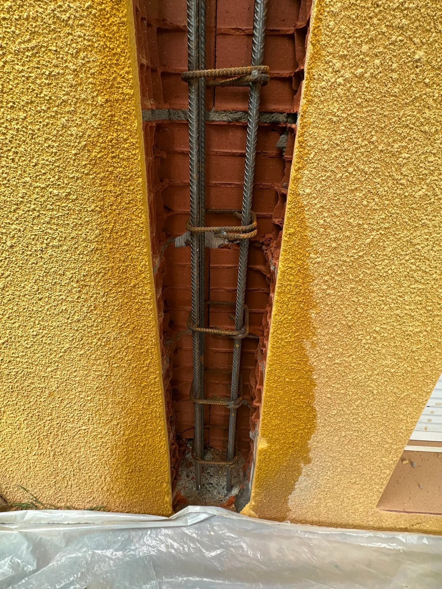 Chaînage vertical ferraillé